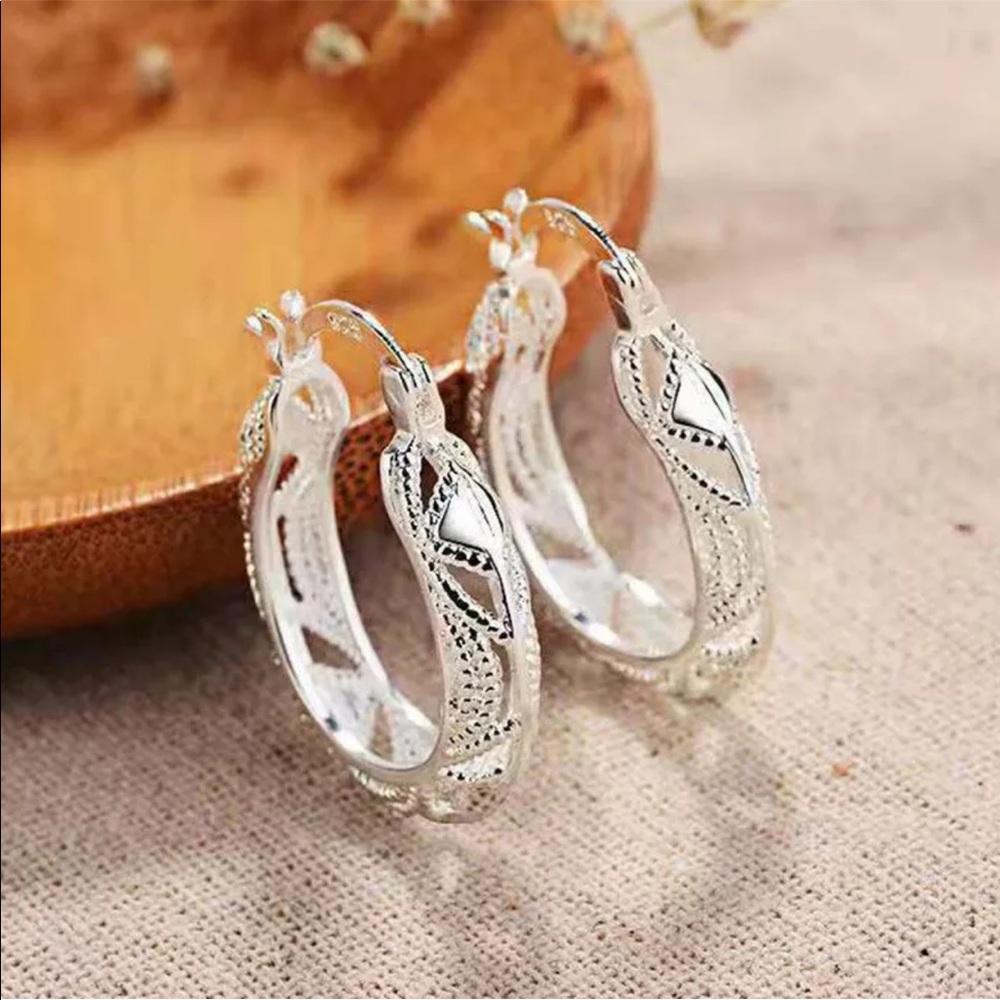 New Elegant 925 Silver Hoop Earrings - Picture 2 of 2